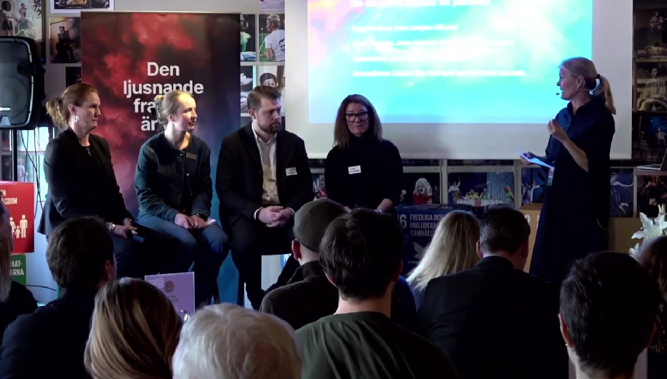 En panel bestående av Jenny Ångman, Uppsalahem, Elsa malmqvist, Advokatfirman Lindahl, Johan Hansson, Grant Thornton, Anna Lindgren från ByggConstruct och Moderator Pia Anderson från Uppsala:2030.